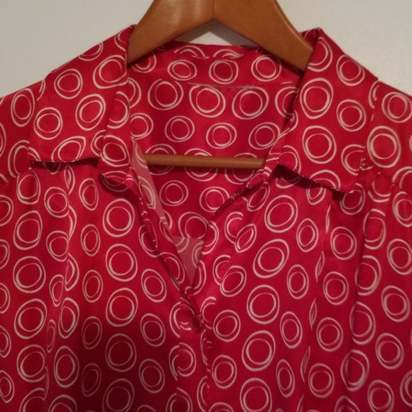 Beautiful Red Dress with White Circle Design. - Picture 2 of 4